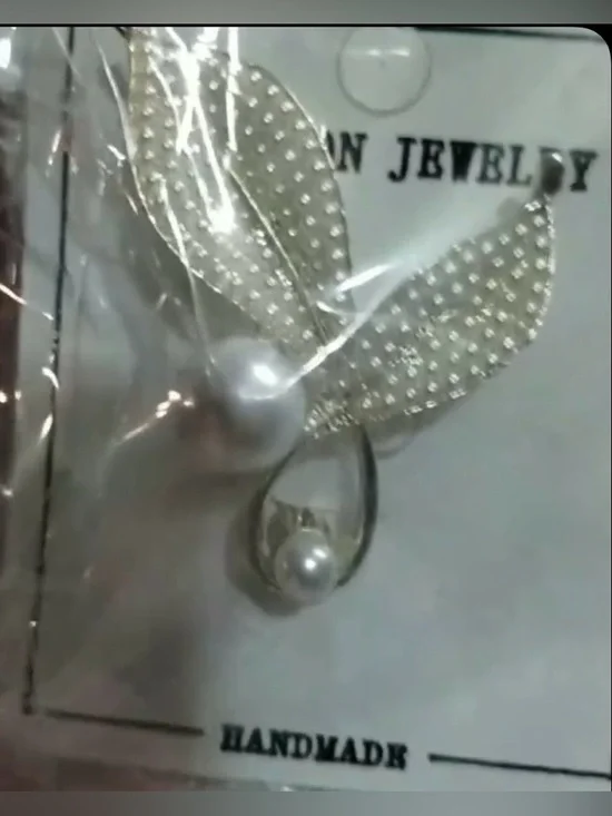 Elegant Pearl Leaf Brooch — Gold-Tone with Ivory Pearls HAND MADE VINTAGE NEW - Picture 15 of 16